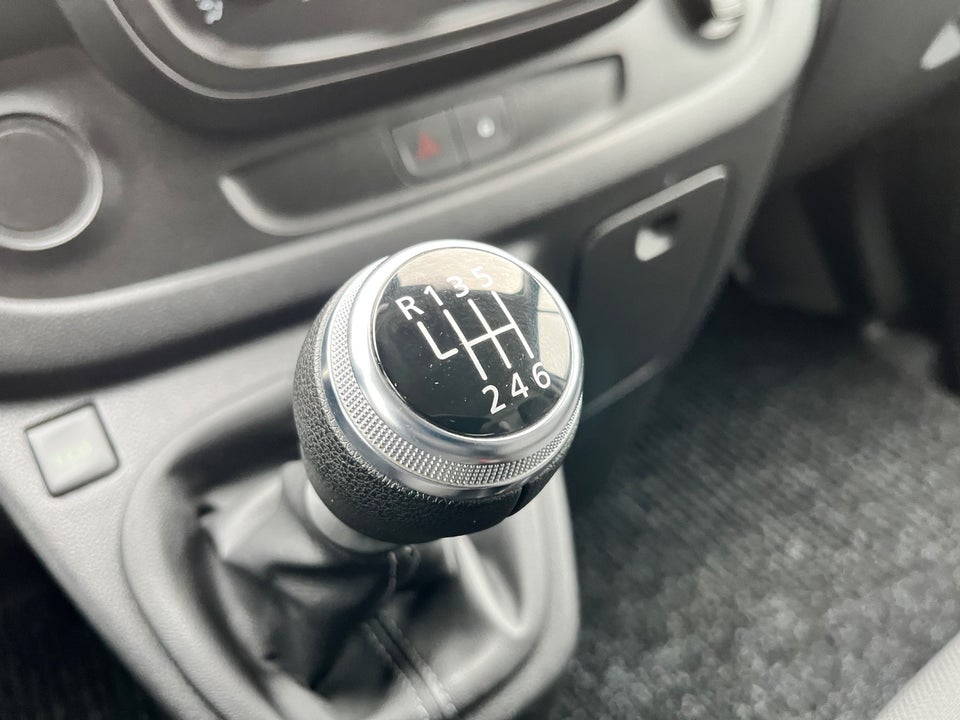 Renault Trafic T29 2,0 dCi 145 L2H1