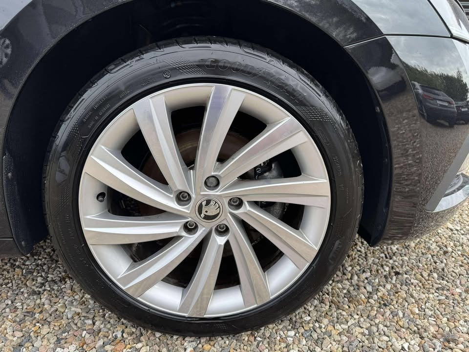 Skoda Octavia 1,4 TSi iV Plus Combi DSG 5d