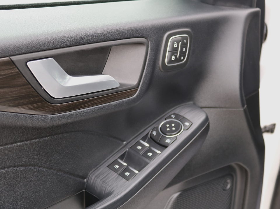 Ford Kuga 2,5 PHEV Vignale CVT 5d