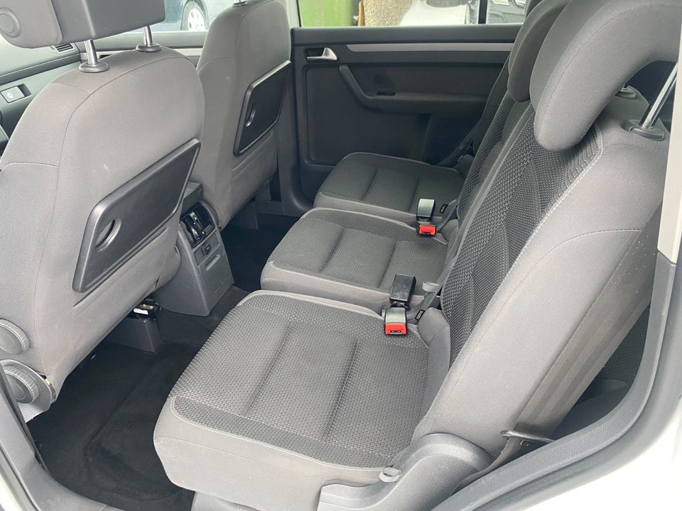 VW Touran 1,6 TDi 105 Comfortline DSG BMT 7prs 5d