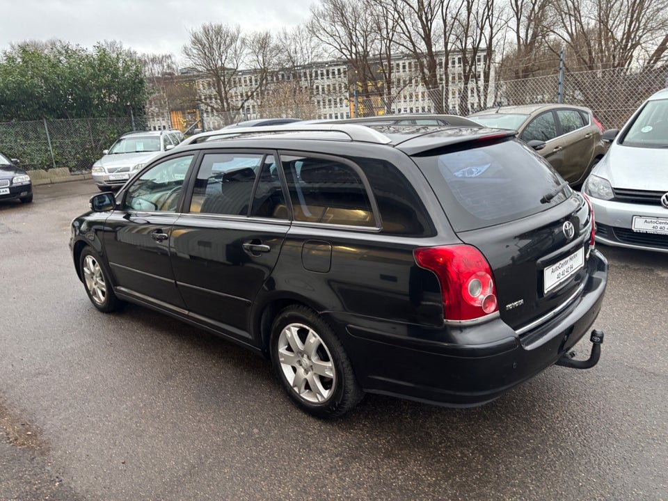 Toyota Avensis 2,0 D-4D Sol stc. 5d