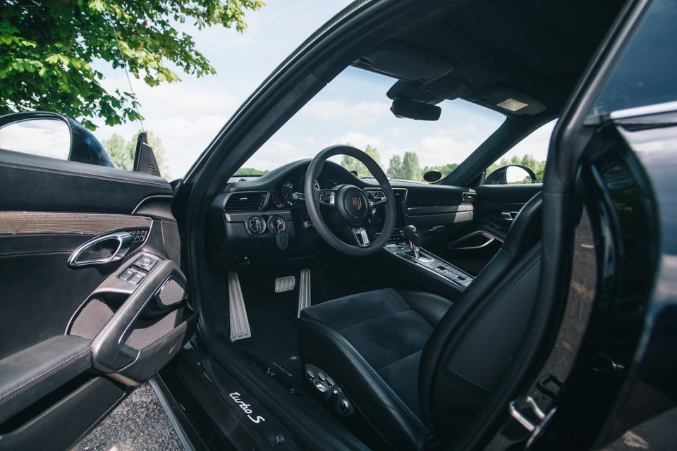 Porsche 911 Turbo S 3,8 Coupé PDK 2d