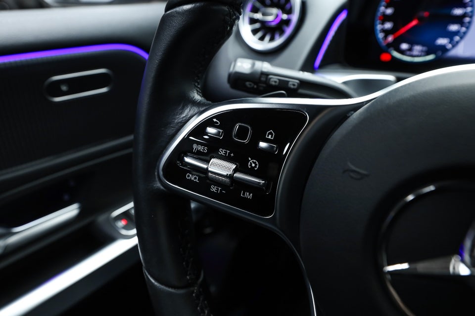 Mercedes EQB300 4Matic 7prs 5d