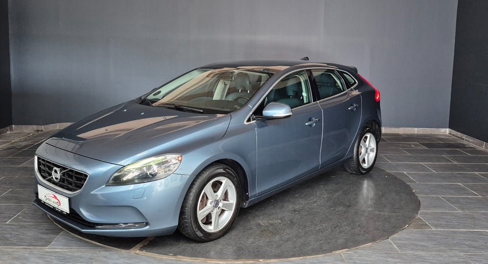 Volvo V40 2,0 D3 150 Summum aut. 5d