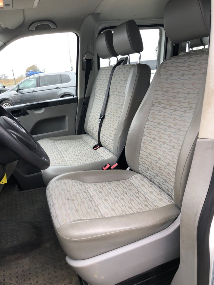 VW Transporter 2,0 TDi 114 Db.Kab m/lad 4d