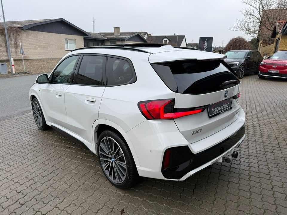 BMW iX1 eDrive20 Fully Charged M-Sport 5d