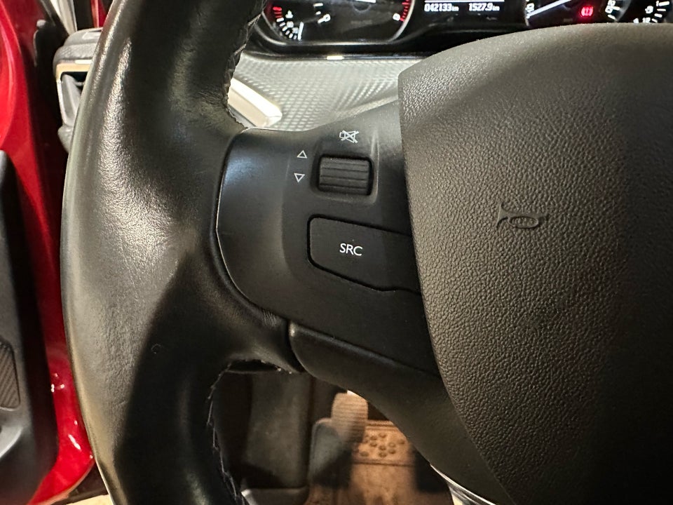 Peugeot 208 1,5 BlueHDi 100 Infinity Sky 5d