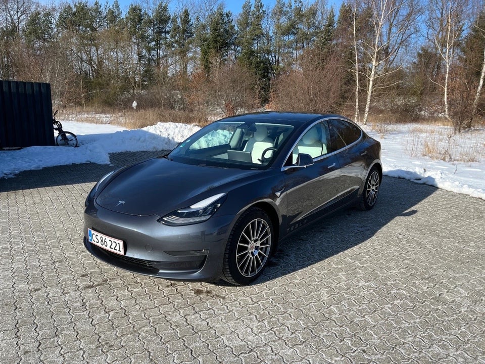 Tesla Model 3 Long Range AWD 4d