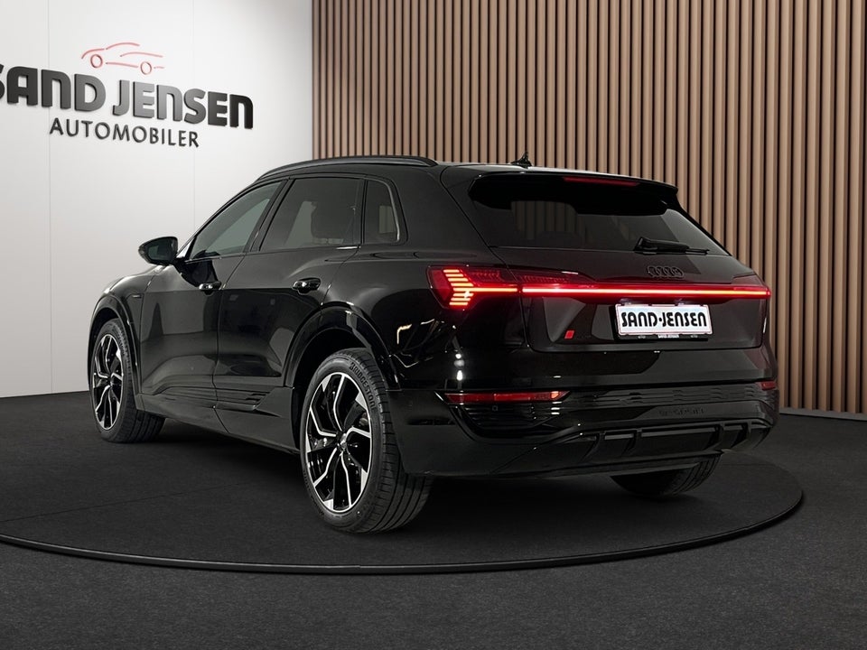 Audi Q8 e-tron 50 S-line quattro 5d