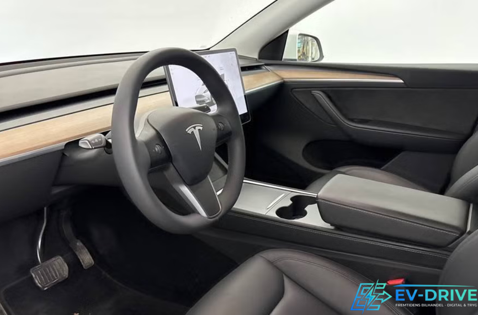 Tesla Model Y RWD 5d