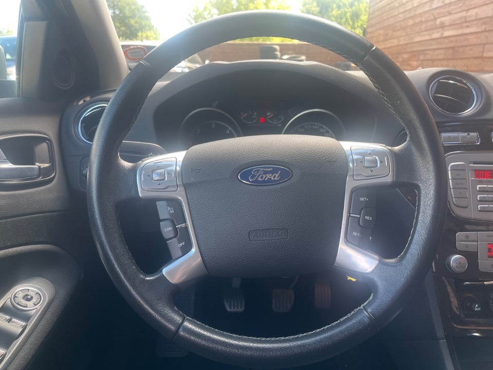 Ford Mondeo 2,0 TDCi 130 Ghia 5d