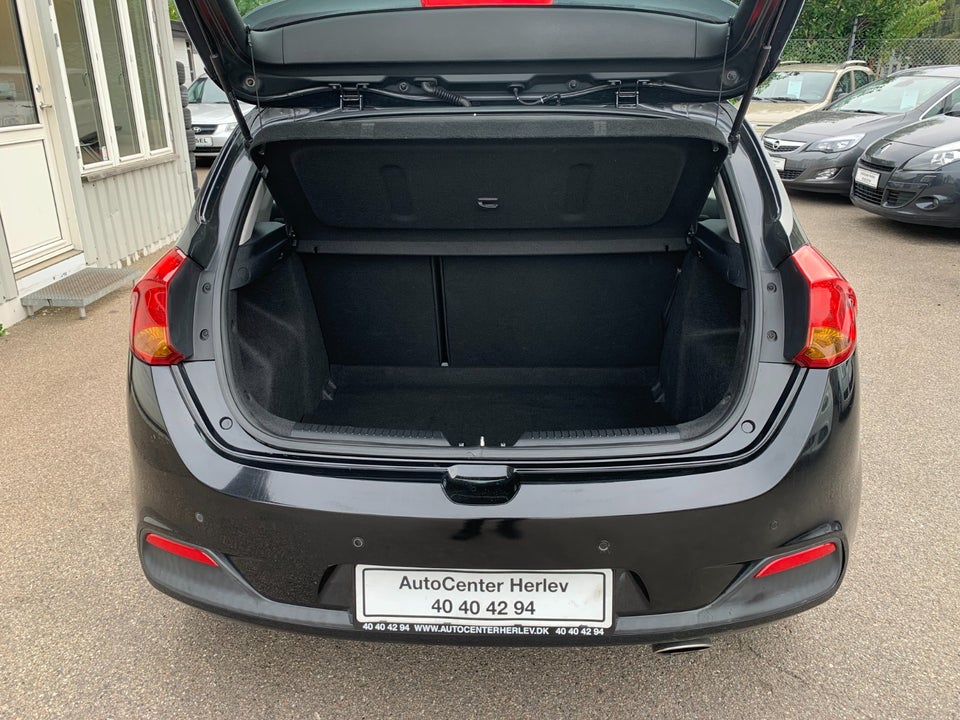 Kia Ceed 1,4 CVVT Style 5d