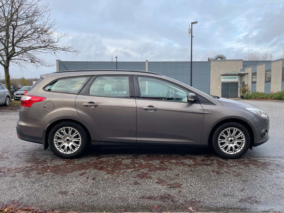 Ford Focus 1,6 Ti-VCT 105 Titanium stc. 5d