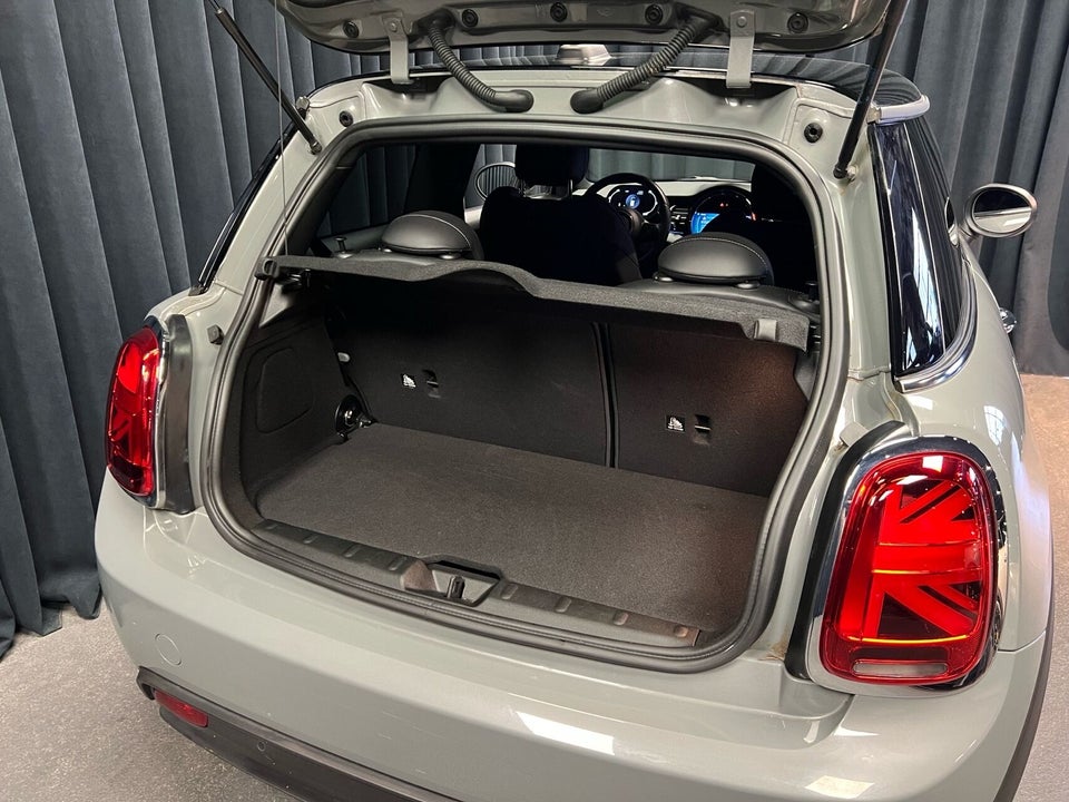 MINI Cooper SE Classic Trim 3d