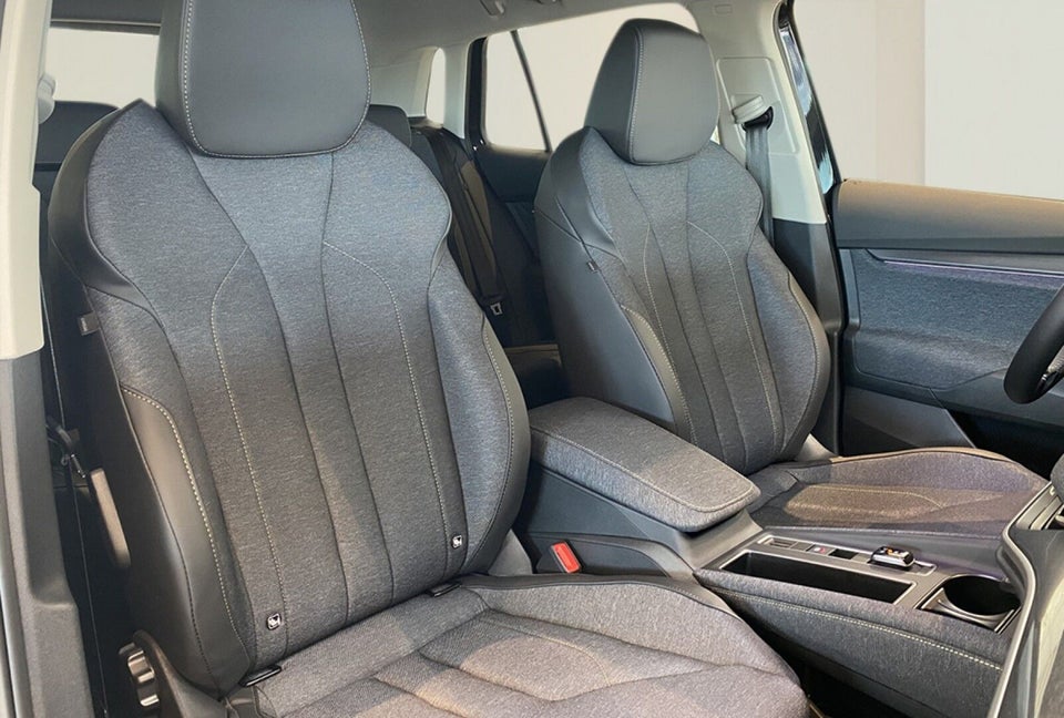 Skoda Elroq 60 iV Loft 5d