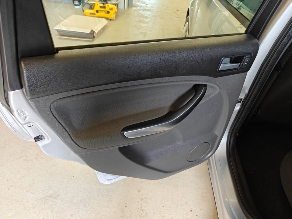 Ford C-MAX 1,6 TDCi 109 Trend 5d