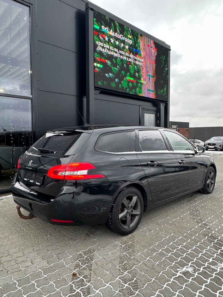 Peugeot 308 1,2 e-THP 110 Active SW 5d