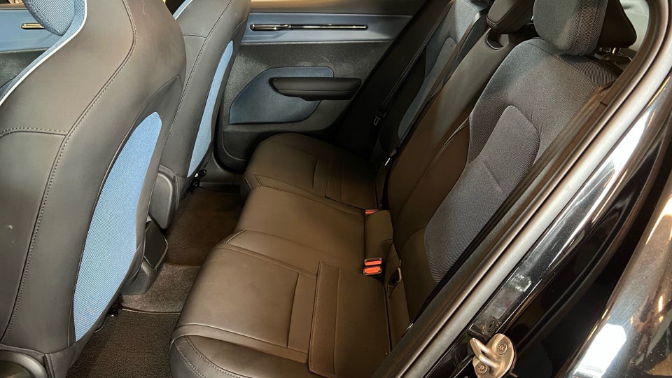 Volvo EX30 Extended Range Plus 5d
