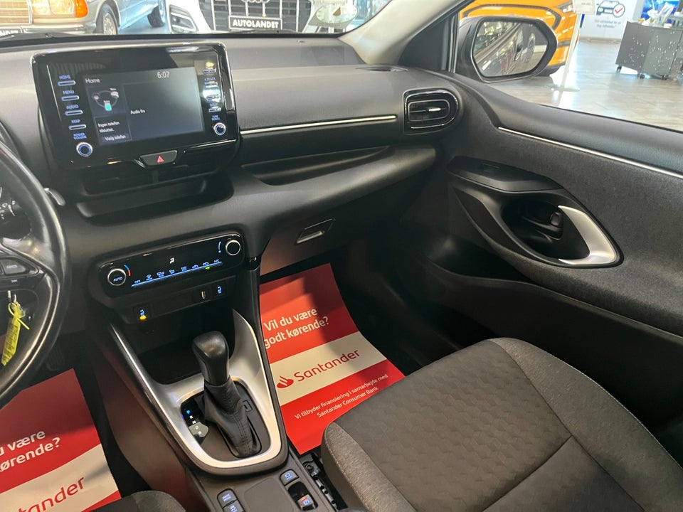 Toyota Yaris 1,5 Hybrid H1 e-CVT 5d