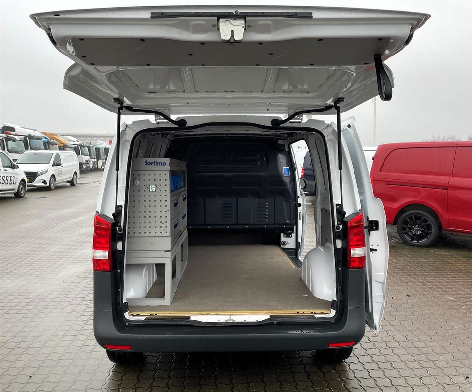 Mercedes Vito 114 2,0 CDi Kassevogn K RWD