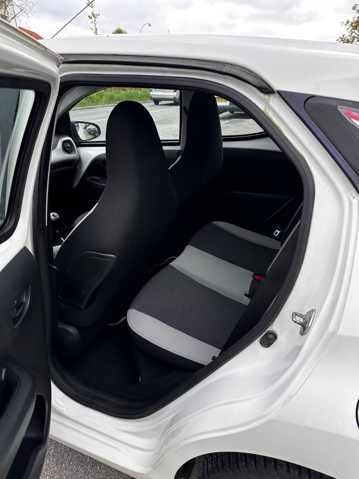 Toyota Aygo 1,0 VVT-i x-press 5d