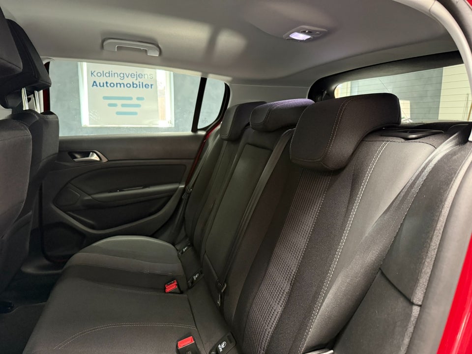 Peugeot 308 1,5 BlueHDi 130 Infinity 5d