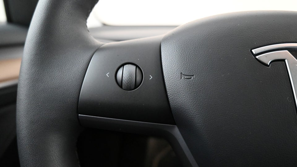 Tesla Model 3 Long Range AWD 4d