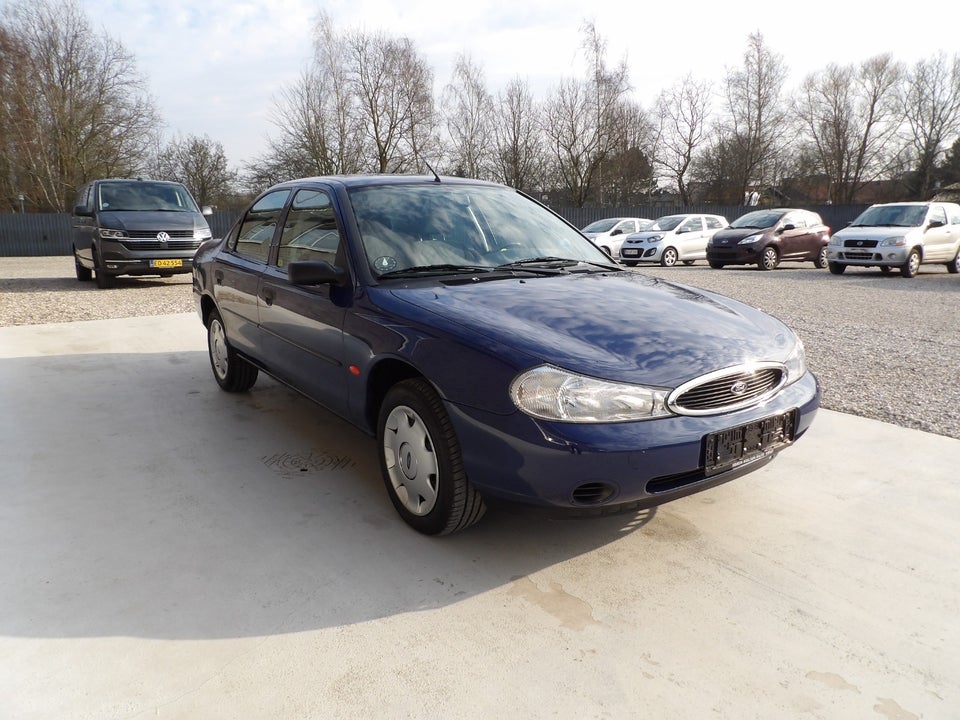 Ford Mondeo 1,6 Fashion 4d