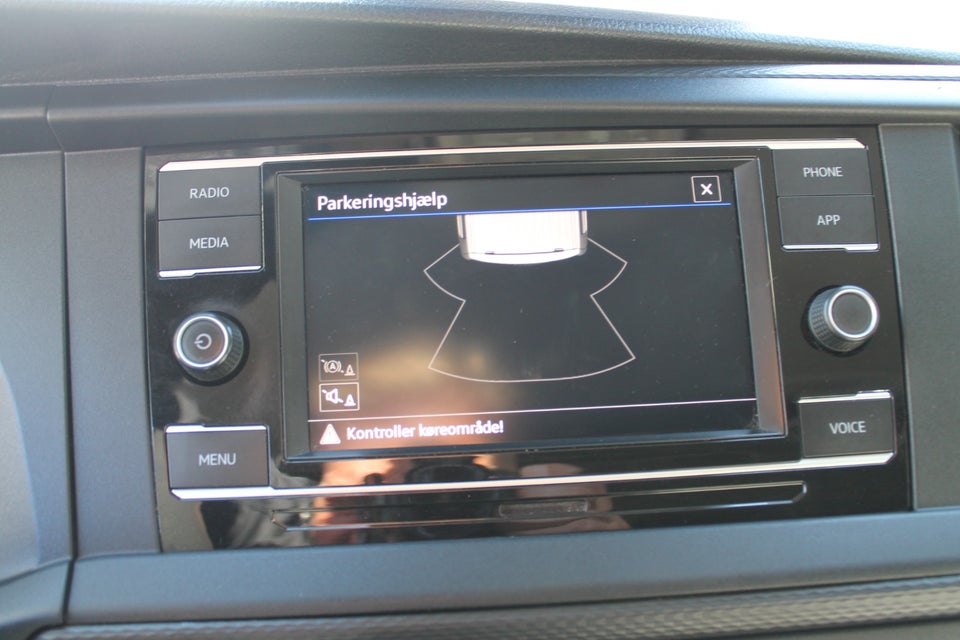 VW Transporter 2,0 TDi 110 Kassevogn lang