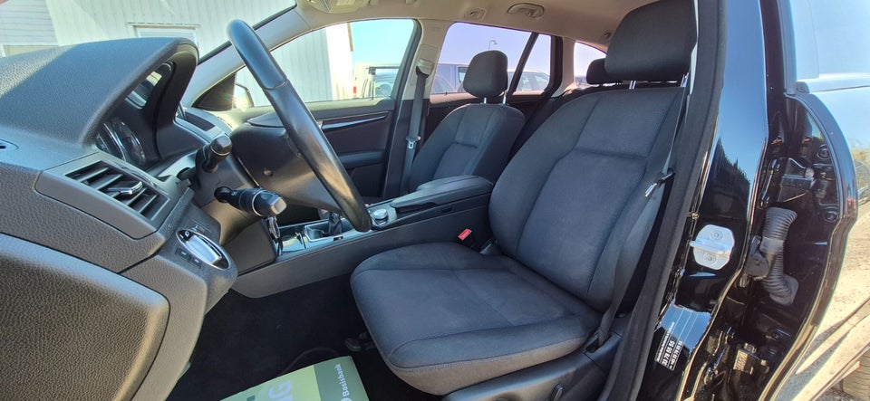Mercedes C200 2,2 CDi Elegance stc. BE 5d