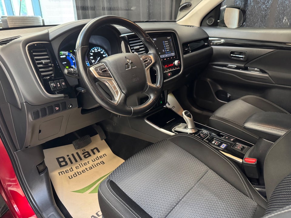 Mitsubishi Outlander 2,4 PHEV Intense CVT 4WD 5d