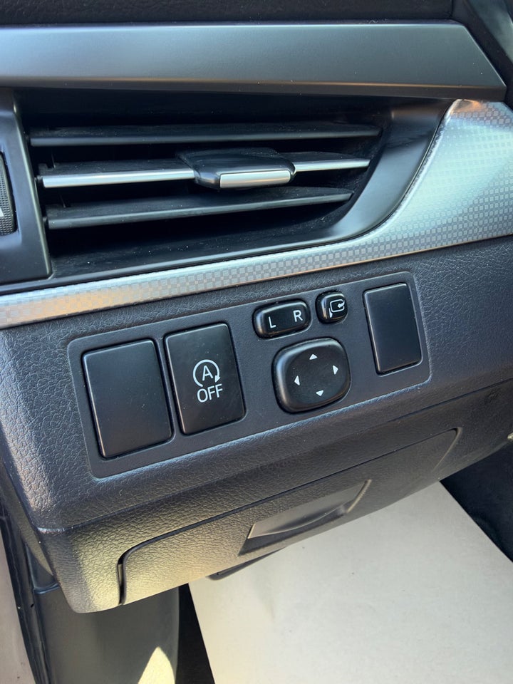 Toyota Avensis 2,0 D-4D T2 Touring Sports 5d