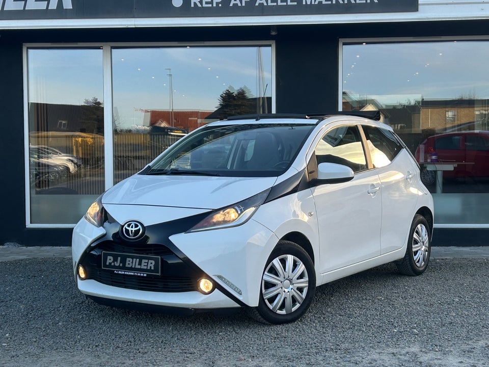 Toyota Aygo 1,0 VVT-i x-wave Sky 5d