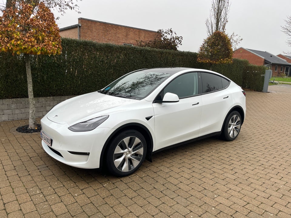 Tesla Model Y Long Range AWD 5d