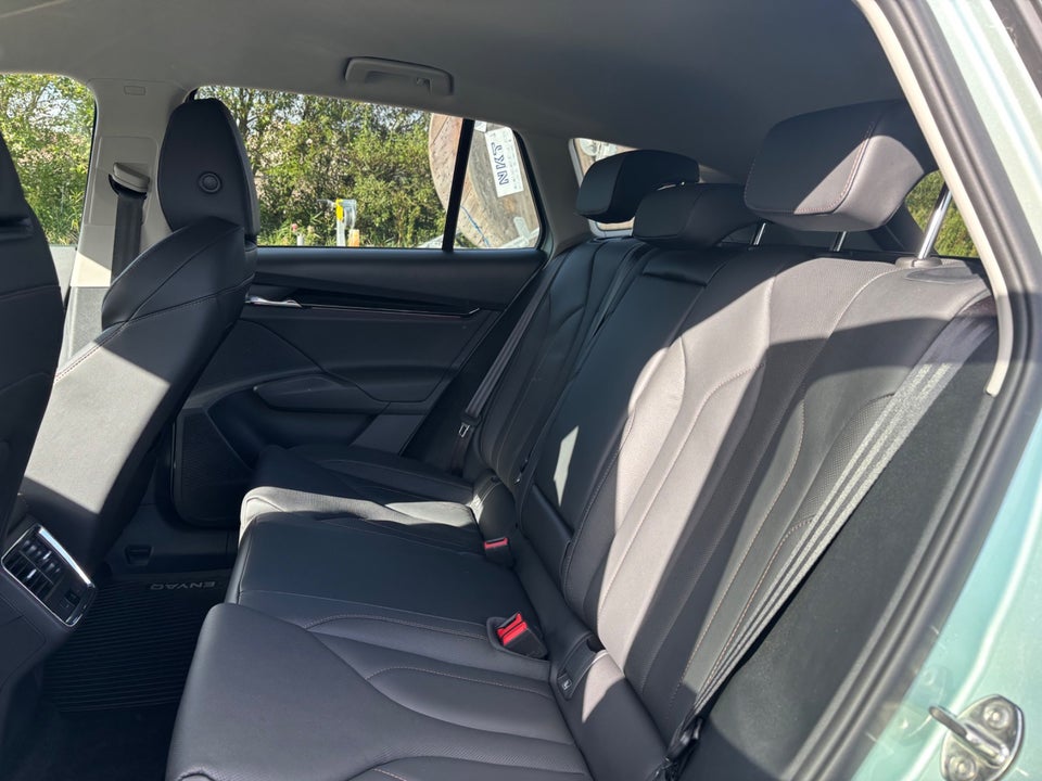 Skoda Enyaq 80 iV Suite 5d