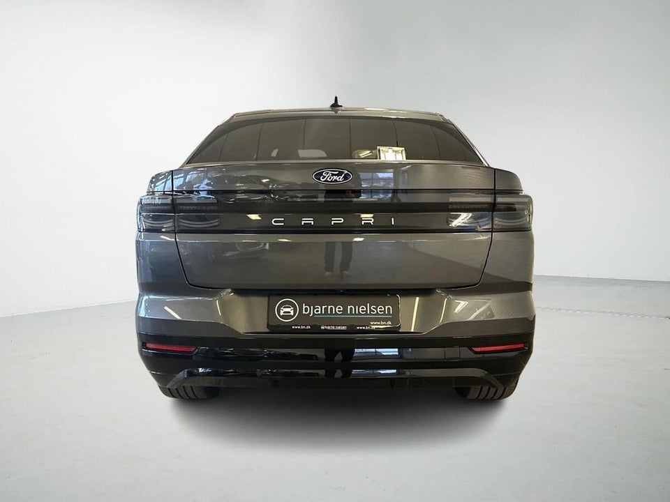 Ford Capri 82 Select Extended Range 5d