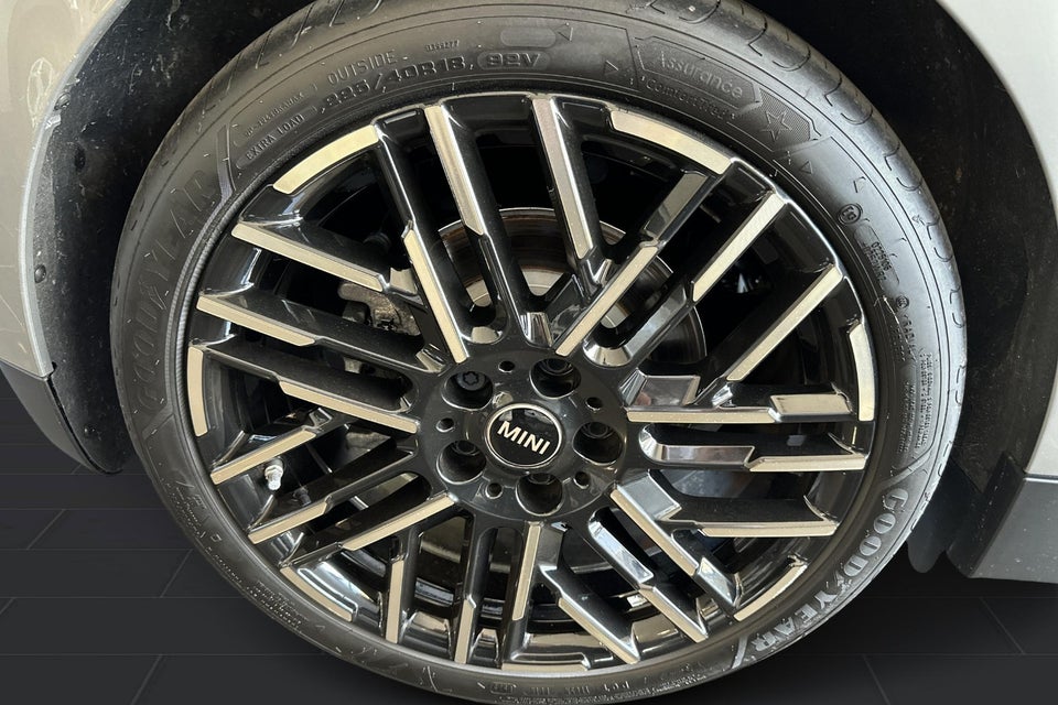 MINI Cooper SE Favoured Trim XL 3d
