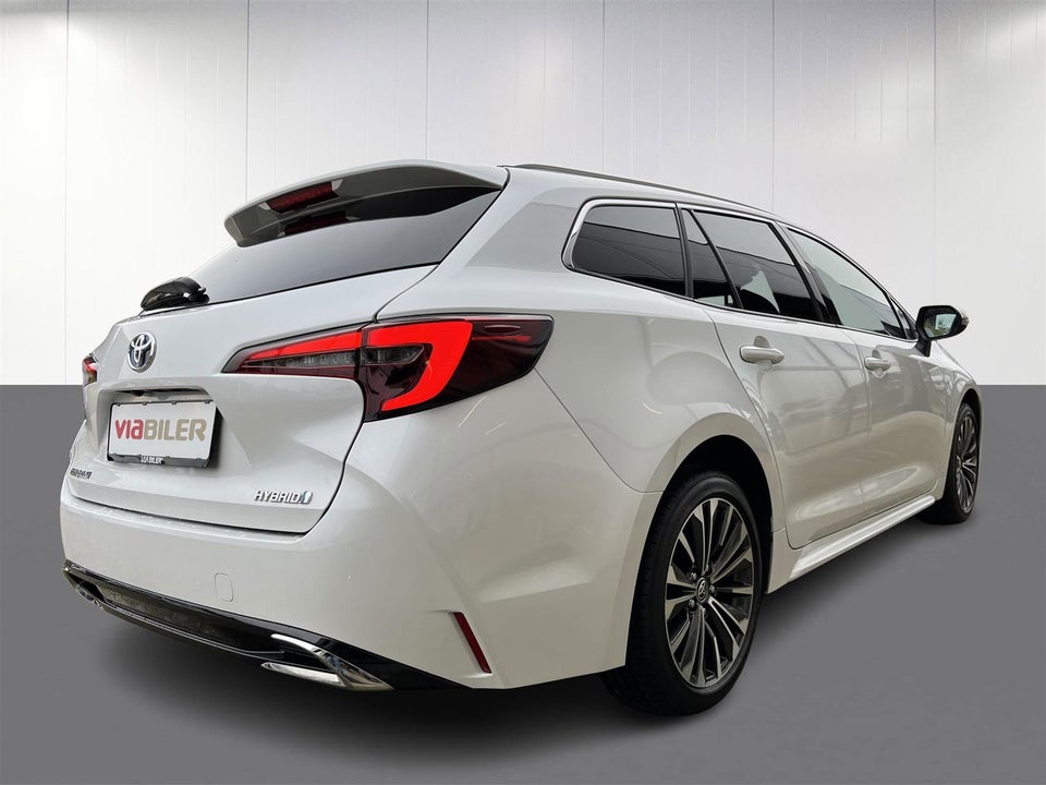 Toyota Corolla 1,8 Hybrid Style e-CVT 5d