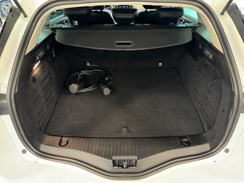 Renault Megane IV 1,6 E-Tech Intens Sport Tourer 5d