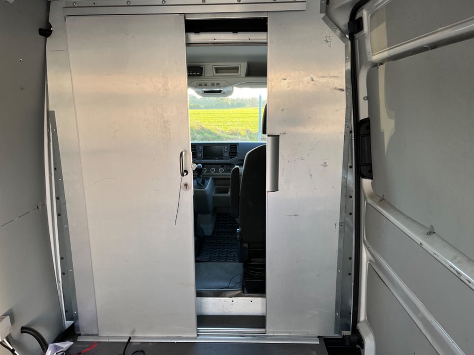 VW Crafter 35 2,0 TDi 140 Kassevogn L3H3 aut.