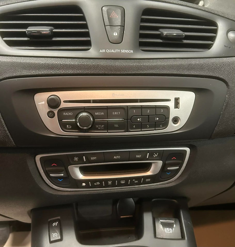 Renault Grand Scenic III 1,6 16V Expression 5d