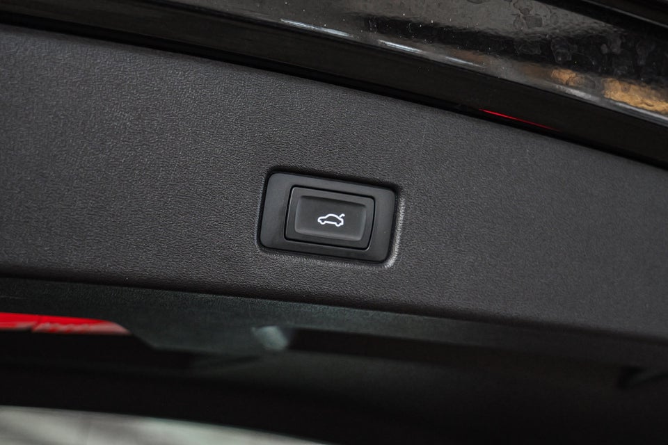 Audi Q4 e-tron 40 S-line 5d