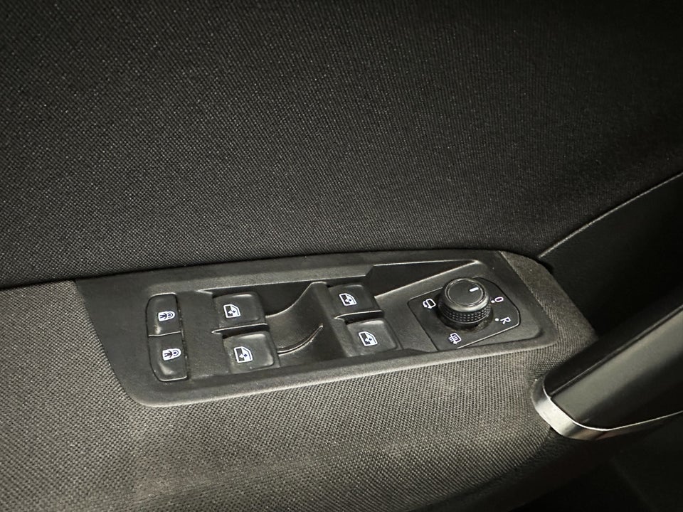 VW Touran 1,6 TDi 115 IQ.Drive DSG 7prs 5d