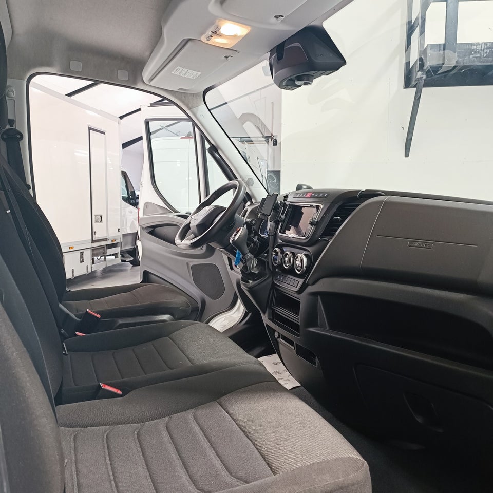 Iveco Daily 3,0 35S18 4100mm Lad AG8