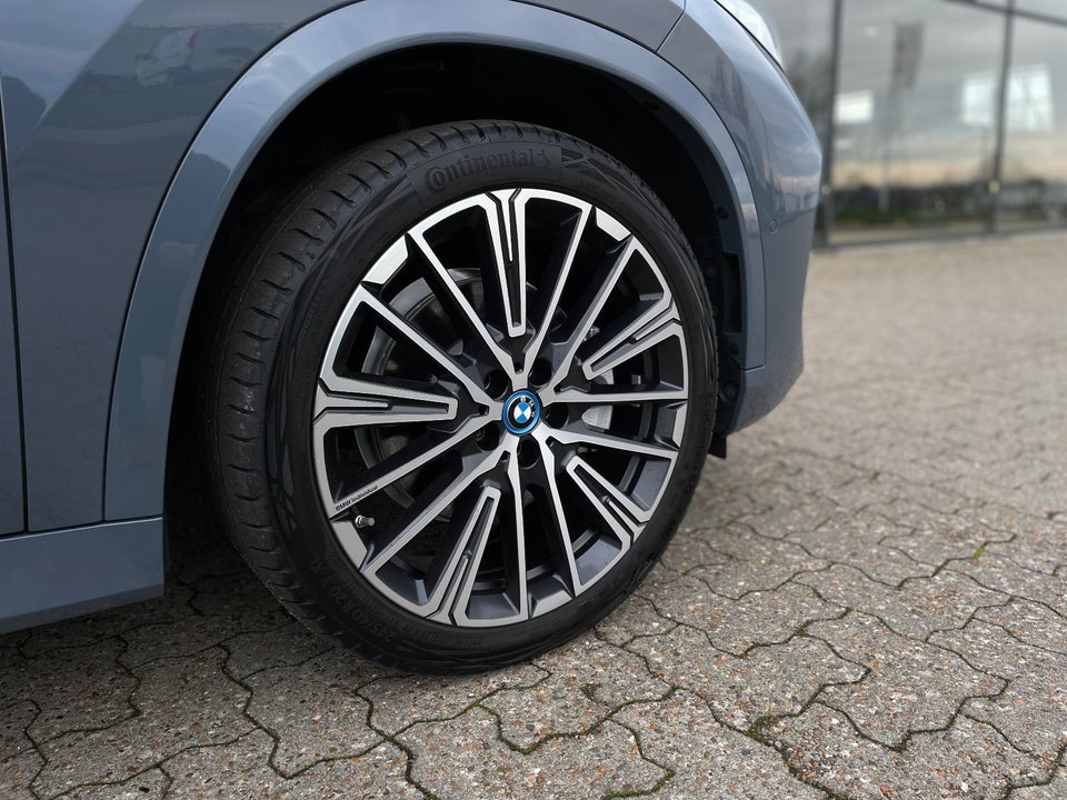 BMW iX1 xDrive30 Fully Charged M-Sport 5d