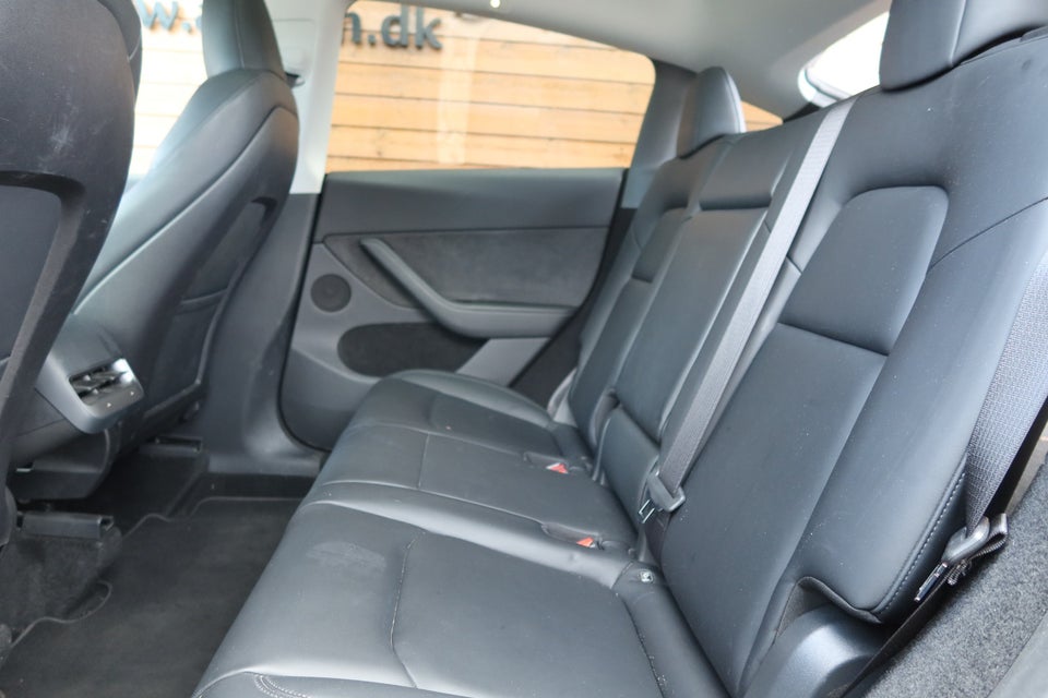 Tesla Model Y Long Range AWD 5d