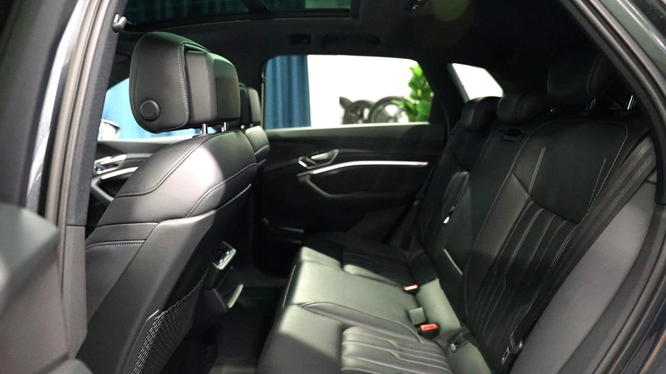 Audi e-tron 55 S-line quattro 5d