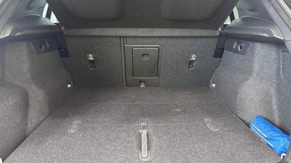 Volvo XC40 ReCharge Extended Range Plus 5d
