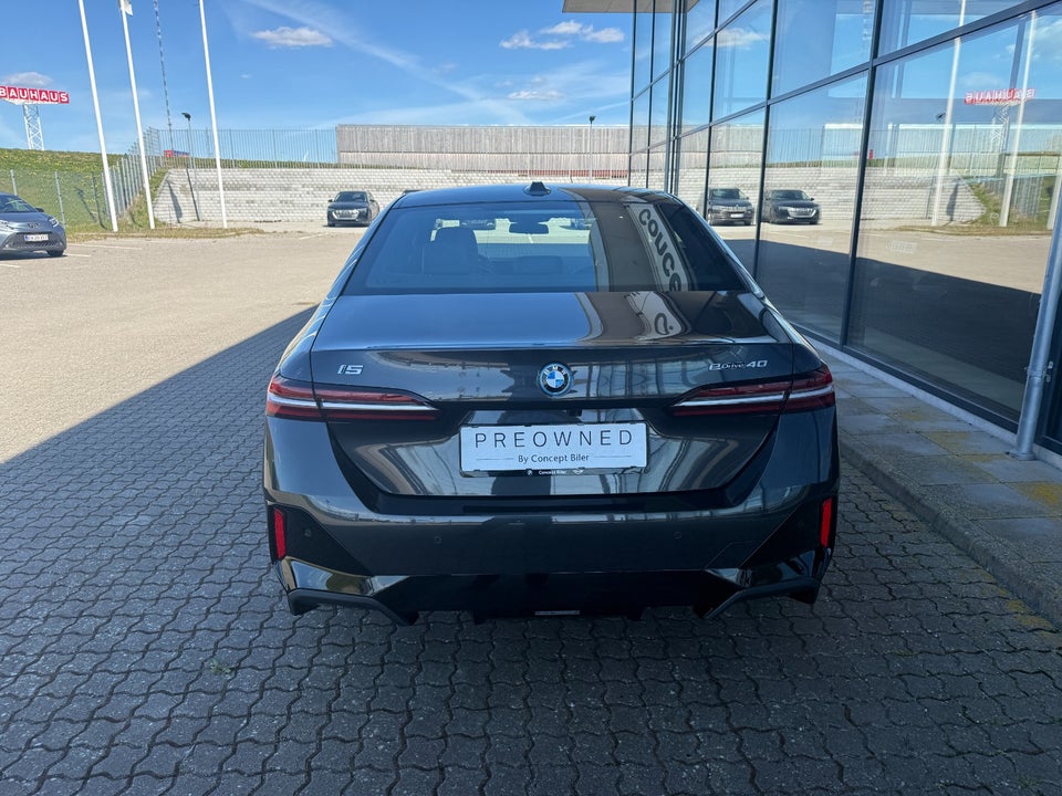 BMW i5 eDrive40 Fully Charged M-Sport 4d