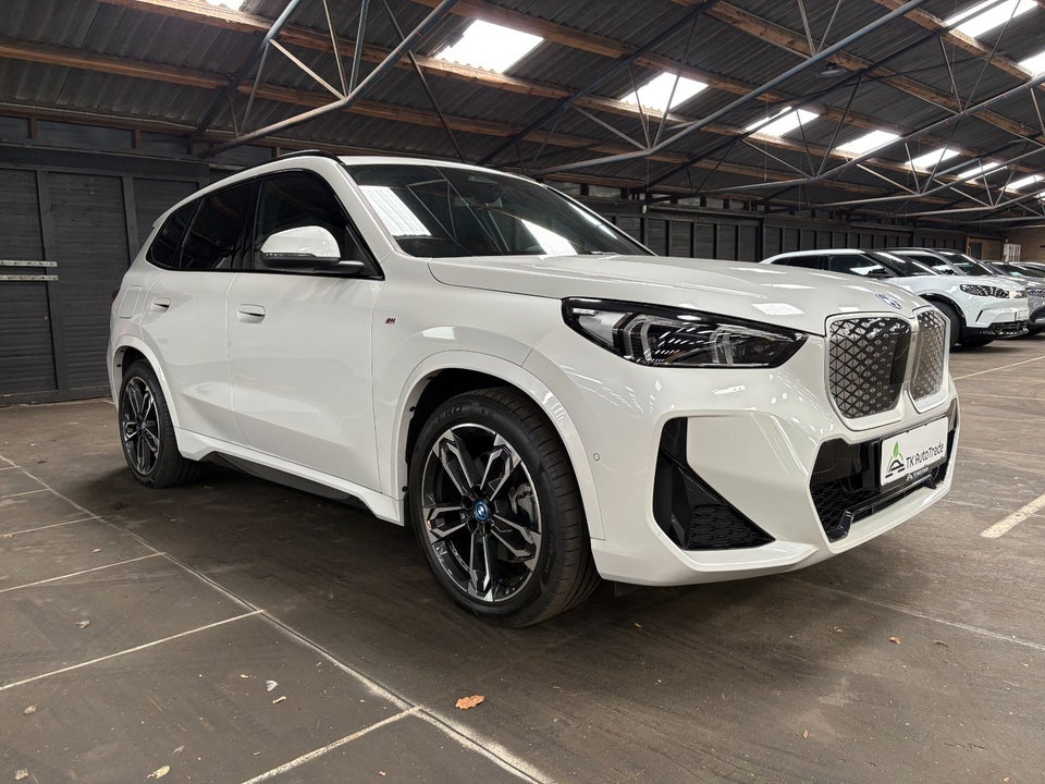 BMW iX1 xDrive30 M-Sport 5d
